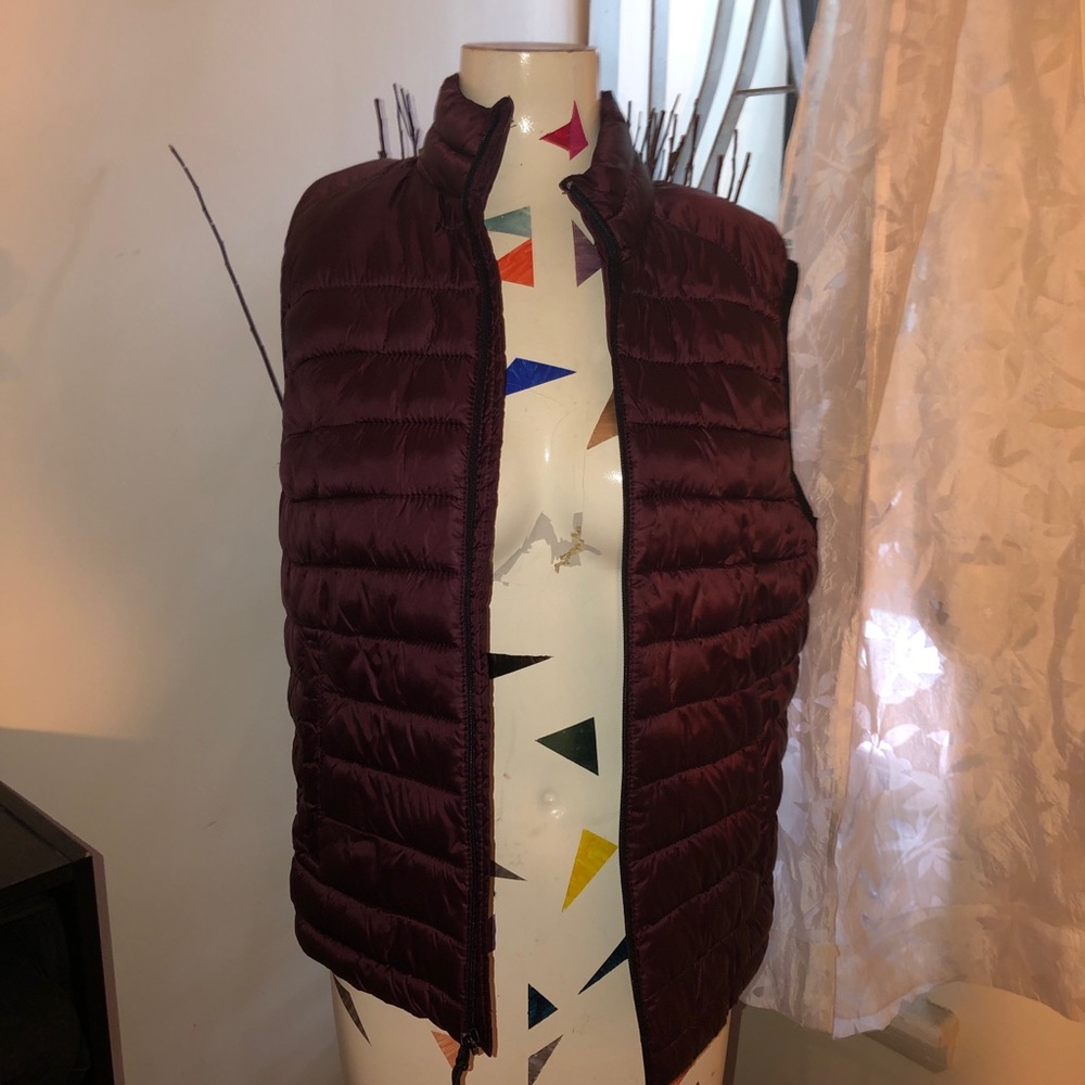 Aeropostale Maroon Puffer Vest